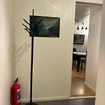 Northern Lights 2 Bedroom Apt, Heated Floors, Sleeps 6 *