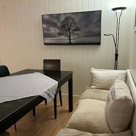 Northern Lights 2 Bedroom Apt, Heated Floors, Sleeps 6 * Τρόμσο