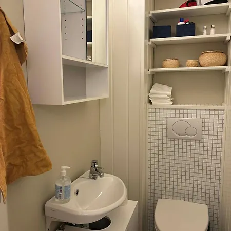 Northern Lights 2 Bedroom Apt, Heated Floors, Sleeps 6 *
