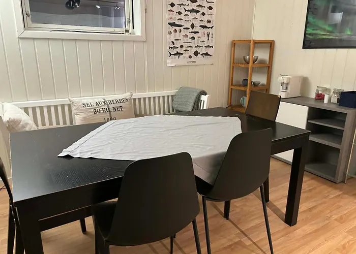 Northern Lights 2 Bedroom Apt, Heated Floors, Sleeps 6