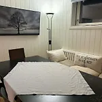 Northern Lights 2 Bedroom Apt, Heated Floors, Sleeps 6 * Tromsø