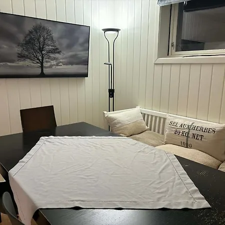 Northern Lights 2 Bedroom Apt, Heated Floors, Sleeps 6 * Tromsø