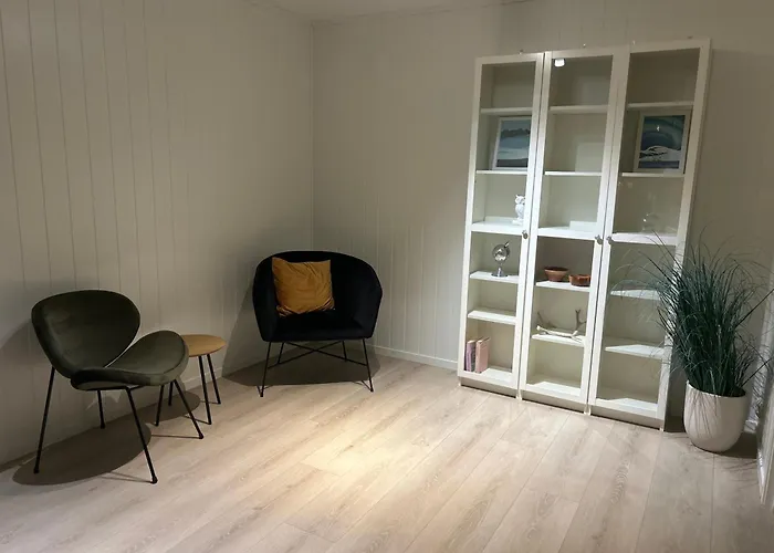 Northern Lights 2 Bedroom Apt, Heated Floors, Sleeps 6 * 特罗姆瑟